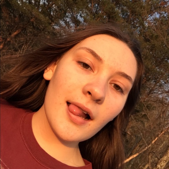 Meet your Posher, Julia - Picture 1 of 1